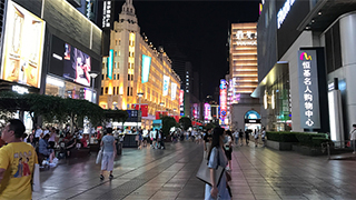 購(gòu)物中心供大于求 誰(shuí)能活得更好？