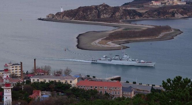 贊！網(wǎng)友俯拍解放軍旅順軍港