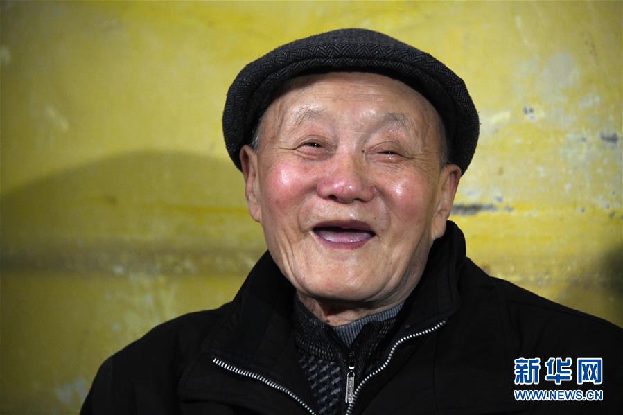（新華全媒頭條·圖文互動）（1）鍛造領(lǐng)航復(fù)興的中流砥柱——寫在“不忘初心、牢記使命”主題教育即將啟動之際