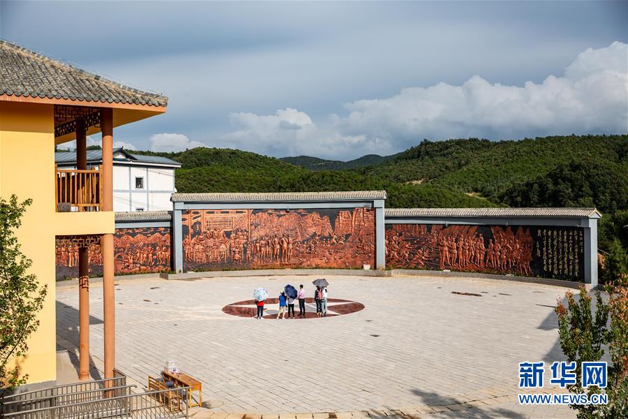 （新華全媒頭條·壯麗70年·奮斗新時(shí)代——記者再走長(zhǎng)征路·圖文互動(dòng)）（2）前進(jìn)，向著光明的方向——尋訪金沙江畔紅色印記