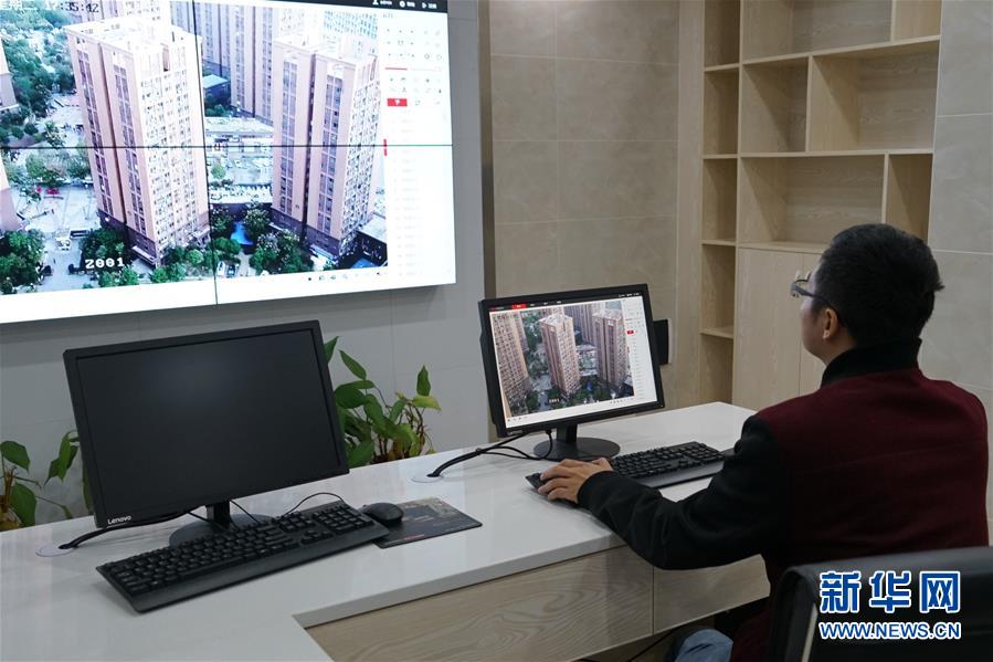 （在習(xí)近平新時代中國特色社會主義思想指引下——新時代新作為新篇章·總書記關(guān)切高質(zhì)量發(fā)展·圖文互動）（3）同一片家園，同一個夢想——棚改區(qū)里的民生新事