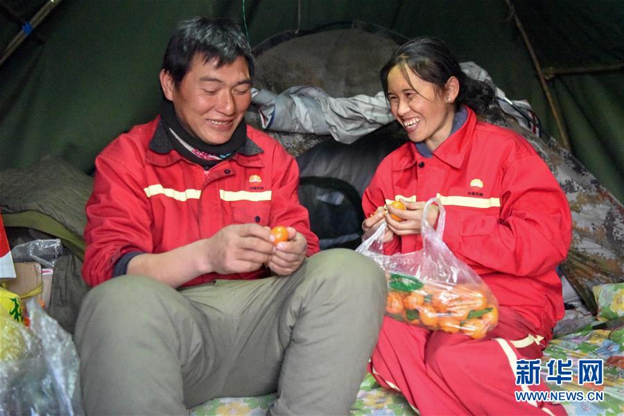 （新春走基層·圖文互動）（7）寒冬里，“沙漠玫瑰”猶自綻放