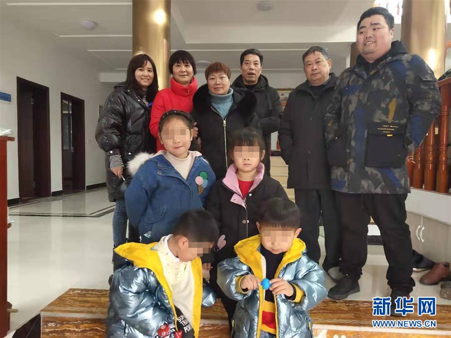 （聚焦疫情防控·圖文互動）（2）從武漢返鄉(xiāng)的一家人：“鄰里情割不斷，自行隔離是義務(wù)”