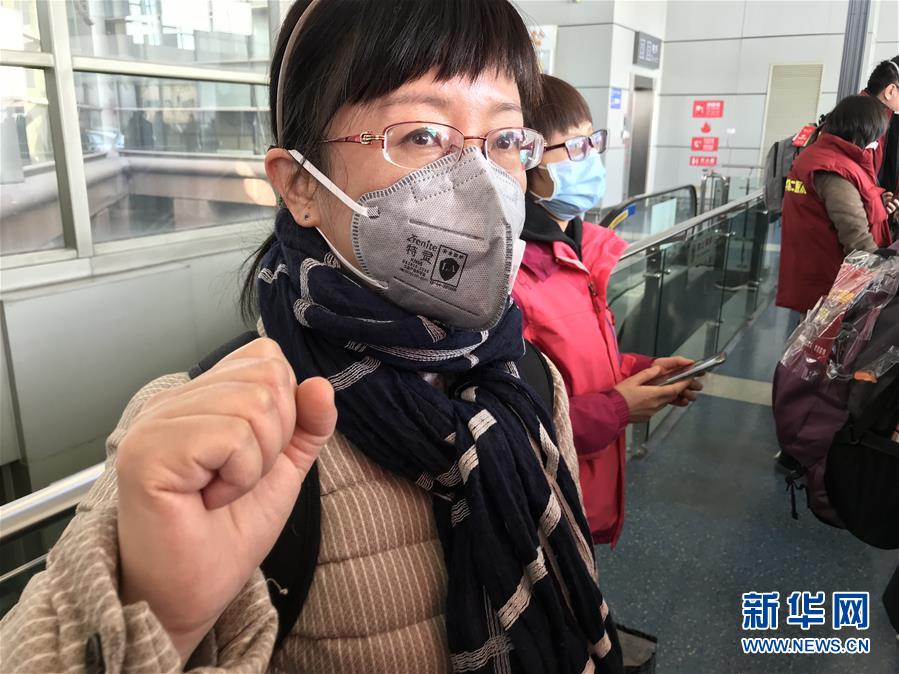 （熱點(diǎn)鮮報(bào)·圖文互動(dòng)）（2）三代人的約定：父母送我援湖北，我給孩子樹榜樣