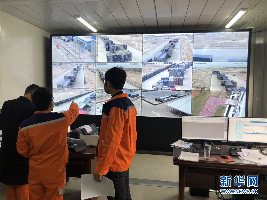 （圖文互動(dòng)）（2）抓好防疫保暢，還管司機(jī)吃飯——廣西欽州保稅港區(qū)服務(wù)企業(yè)復(fù)工見聞