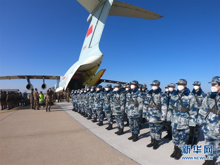 （一線抗疫群英譜·圖文互動）（3）起飛，在人民最需要的時刻——中部戰(zhàn)區(qū)空軍航空兵某團支援湖北抗“疫”空運記事