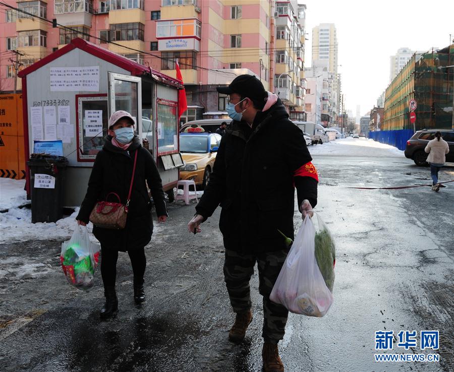 （聚焦疫情防控·圖文互動(dòng)）（1）不知你是誰，知你為了誰——社區(qū)戰(zhàn)“疫”志愿者群像