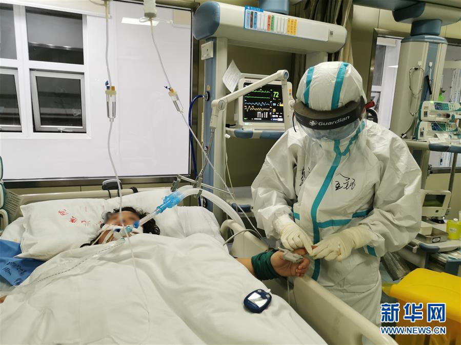 （一線抗疫群英譜·圖文互動(dòng)）（2）生命之光，溫暖“無面之交”——記抗疫一線重癥監(jiān)護(hù)室90后護(hù)士金鈺 