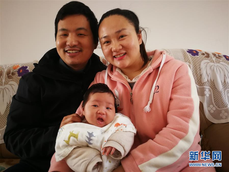 （一線抗疫群英譜·圖文互動(dòng)）（6）羅文浩：“女兒，你的名字里有溫暖，有榮光！”