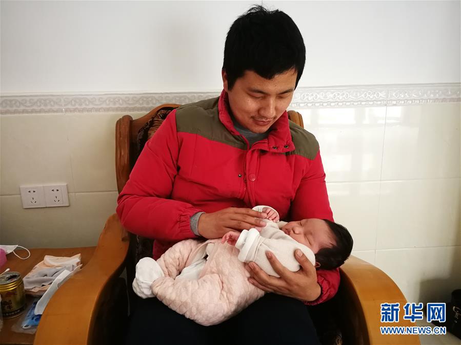 （一線抗疫群英譜·圖文互動(dòng)）（7）羅文浩：“女兒，你的名字里有溫暖，有榮光！”