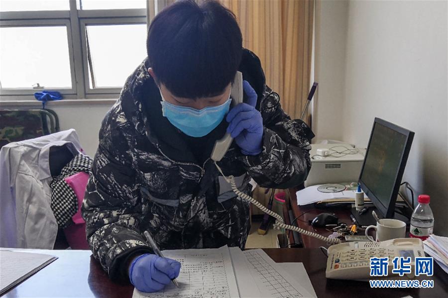 （一線抗疫群英譜·圖文互動）（2）大學生志愿者譚藝西：在武漢，我和媽媽共戰(zhàn)“疫”