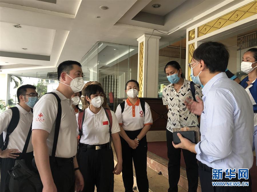 （國際疫情·圖文互動）（6）“工作忙碌又細(xì)致，經(jīng)驗(yàn)豐富又專業(yè)”——一名柬埔寨青年眼中的中國援柬抗疫醫(yī)療專家組