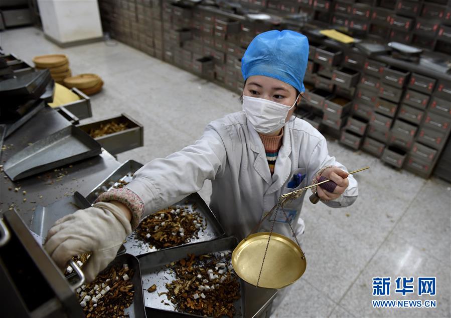 （聚焦疫情防控·圖文互動）（14）分秒必爭！一切為了治病救人——中國抗疫生命至上的生動實踐