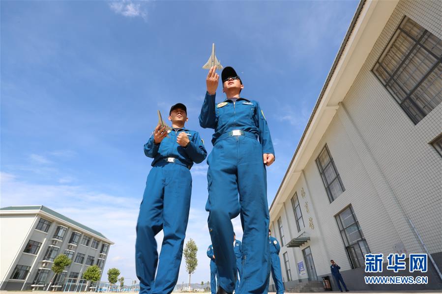 （圖文互動）（3）5290小時！中國空軍殲擊機飛行紀錄保持者光榮停飛