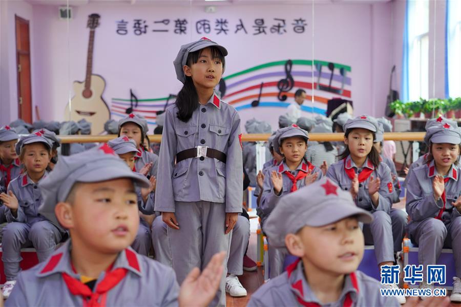 （新華全媒頭條·圖文互動）（7）“美麗的中國夢屬于你們”——以習近平同志為核心的黨中央關(guān)心少年兒童工作紀實