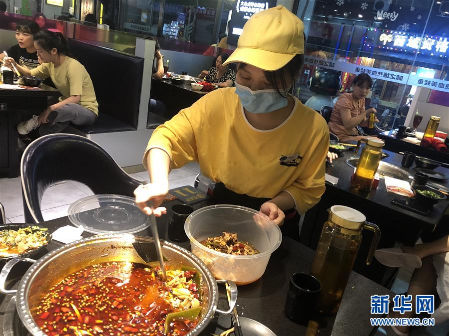 （在習(xí)近平新時代中國特色社會主義思想指引下——新時代新作為新篇章·習(xí)近平總書記關(guān)切事·圖文互動）（1）珍惜盤中餐，狠剎浪費(fèi)風(fēng)——各地積極行動堅決制止餐飲浪費(fèi)