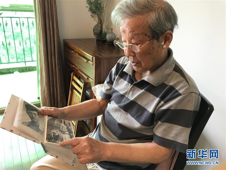（紀(jì)念抗美援朝70周年·圖文互動(dòng)）戰(zhàn)地金達(dá)萊，花兒為誰(shuí)開？——記志愿軍老戰(zhàn)士文工隊(duì)員任紅舉
