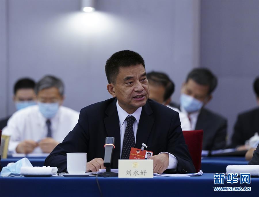 （新華全媒頭條·圖文互動）（10）從人民中汲取磅礴力量——習(xí)近平總書記同出席2020年全國兩會人大代表、政協(xié)委員共商國是紀(jì)實
