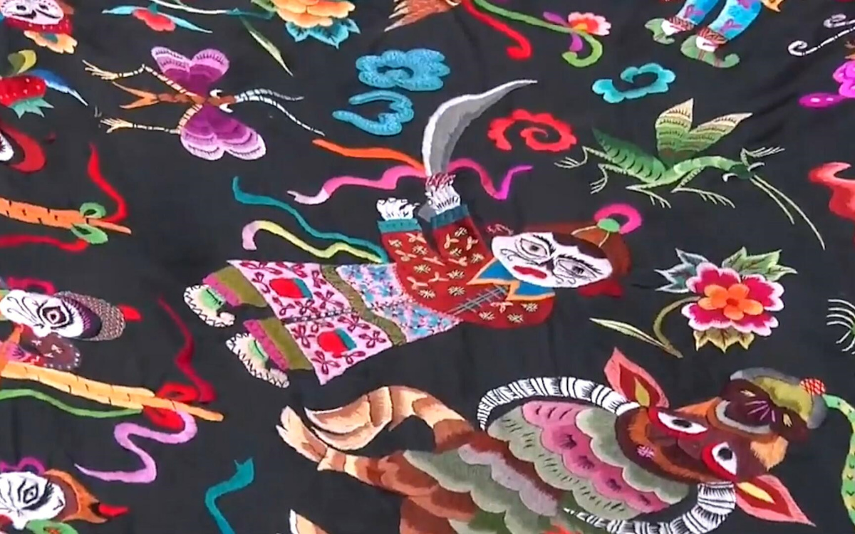 苗繡繡品慢慢得到市場認可，回鄉(xiāng)的繡娘逐漸多了起來