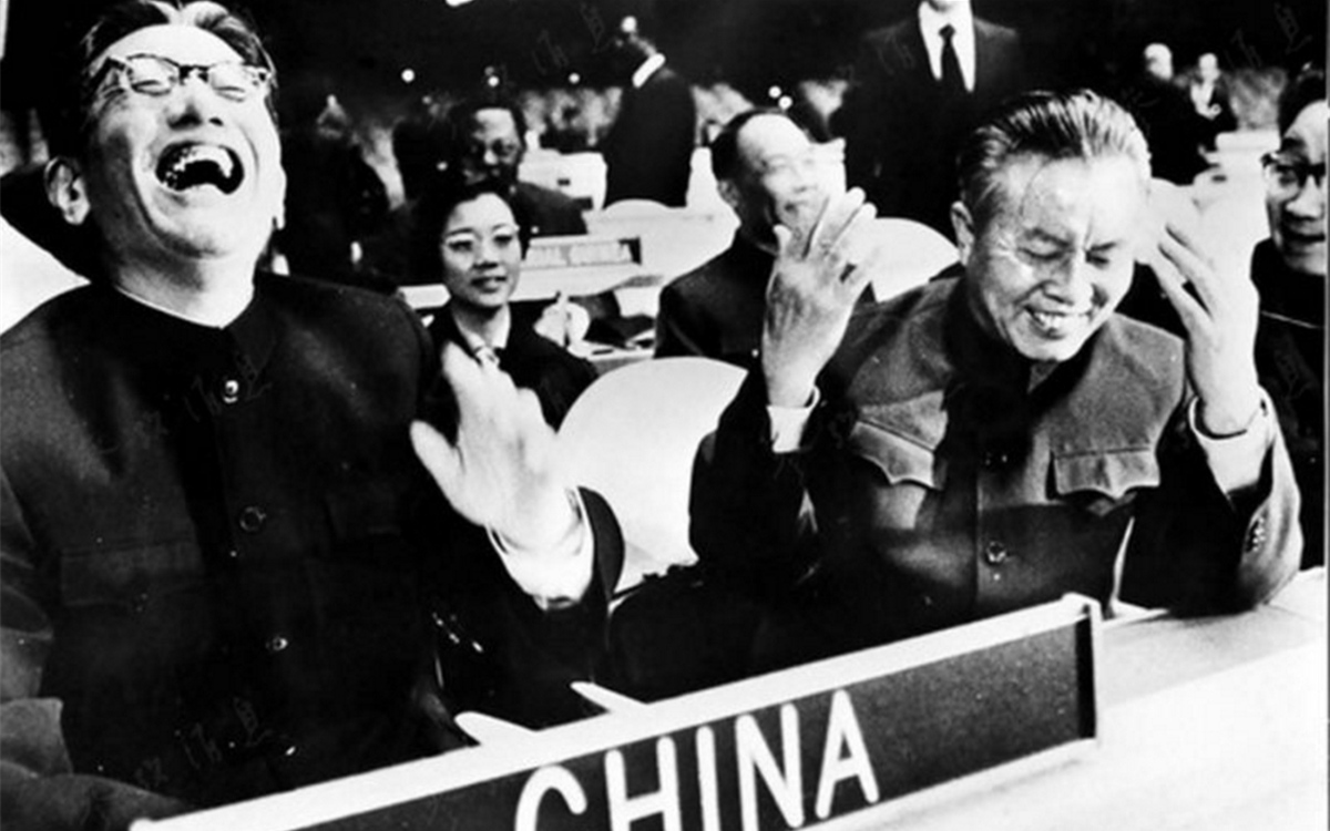 1971年10月25日，聯(lián)大通過決議，恢復了中華人民共和國在聯(lián)合國的合法席位