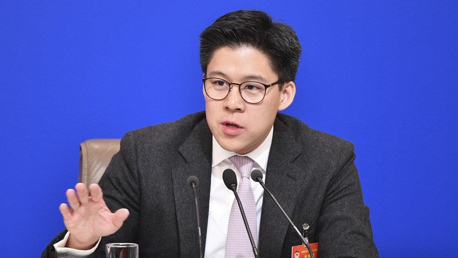 全國政協(xié)委員、中國香港體育協(xié)會暨奧林匹克委員會副會長、霍英東集團(tuán)副總裁 霍啟剛
