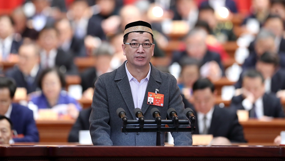 新疆維吾爾自治區(qū)呼圖壁縣政協副主席、伊斯蘭教協會會長，呼圖壁縣城鎮(zhèn)陜西寺阿訇 楊杰