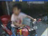 司機太?。?歲幼童駕"車"上路找媽媽