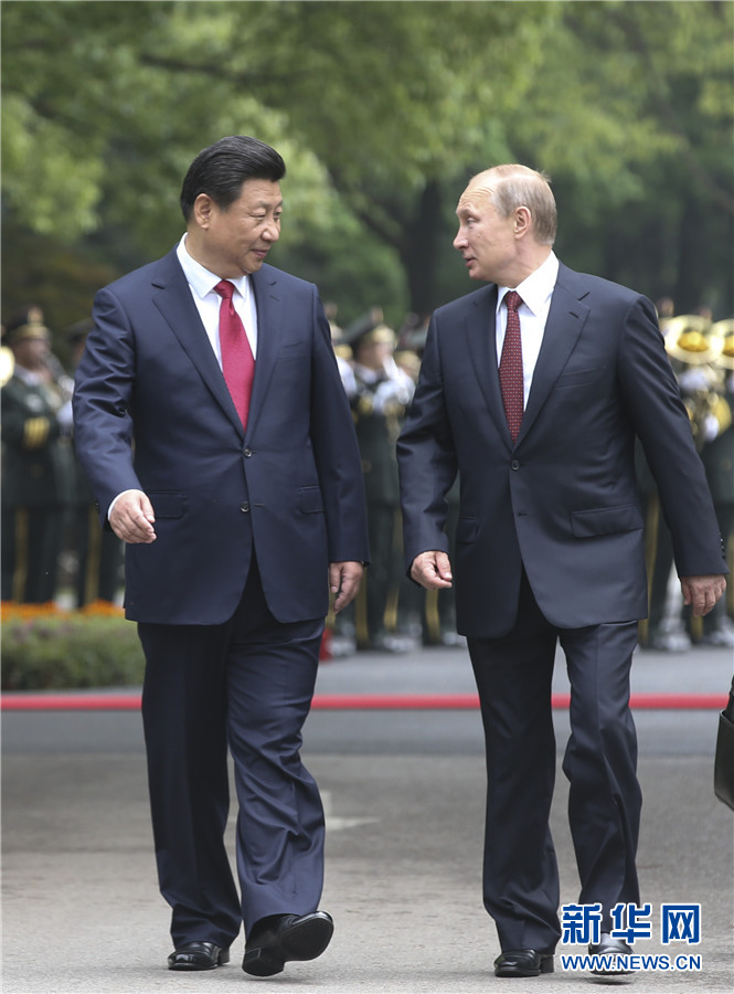 這是會談前，習近平在上海西郊會議中心廣場為普京舉行歡迎儀式。 新華社記者 蘭紅光 攝