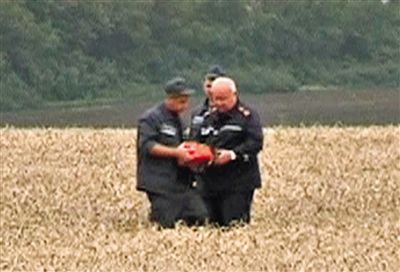 烏反政府武裝20日表示，他們已經(jīng)找到了疑似客機黑匣子的物體。