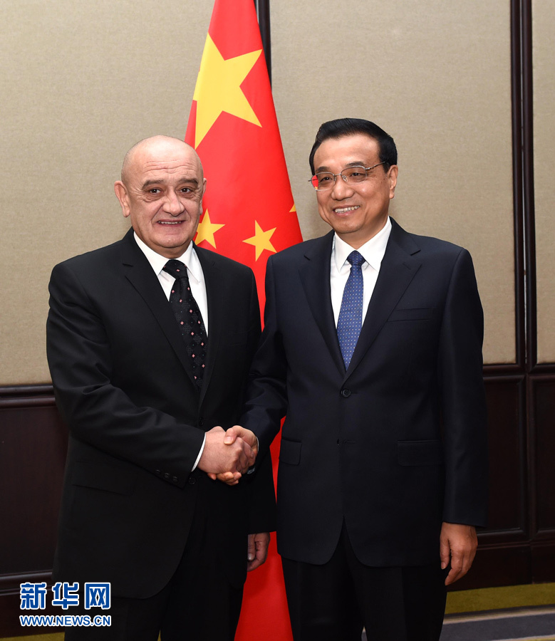12月16日，中國國務(wù)院總理李克強(qiáng)在貝爾格萊德會(huì)見波黑部長會(huì)議主席貝萬達(dá)。 新華社記者 饒愛民 攝 