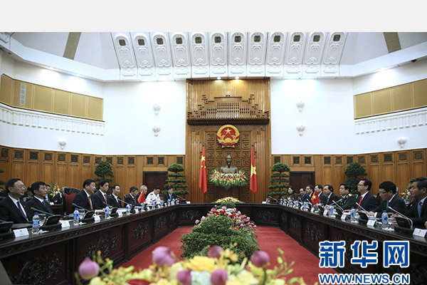 11月5日，中共中央總書記、國家主席習(xí)近平在河內(nèi)同越南總理阮晉勇舉行會(huì)談。 新華社記者 蘭紅光 攝