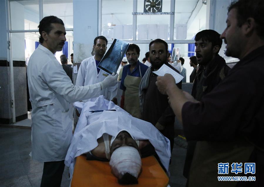 （國際）（5）阿富汗長(zhǎng)途客車遭遇地雷爆炸 34人死亡